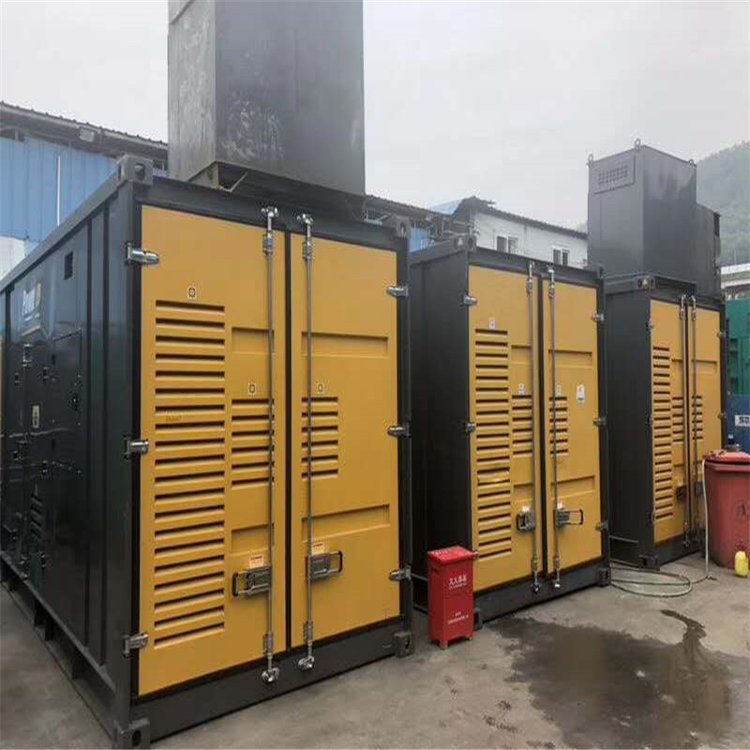 泉山温度变化对不同类型欠压保护装置的可靠性影响有何差异？