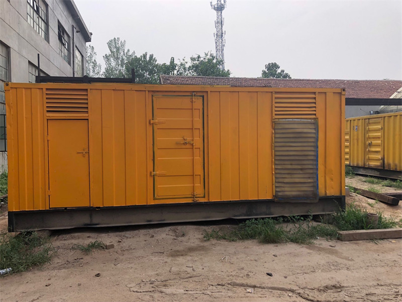 泉山发电机出租进行负载测试时，电瓶电量不足的具体判断标准是什么？