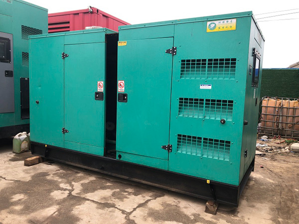 泉山怎样合理控制磷酸铁锂蓄电池的充放电倍率以延长其使用寿命？